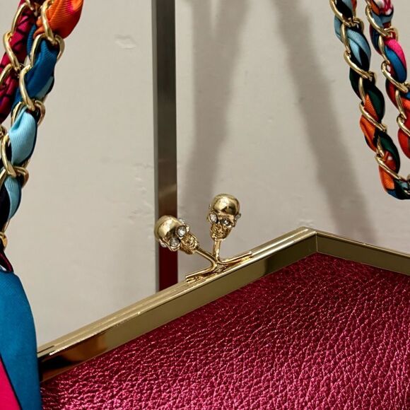 Metallic Magenta Handmade Cowhide leather Unique Frame & Skull Kisslock Purse - Picture 9 of 17